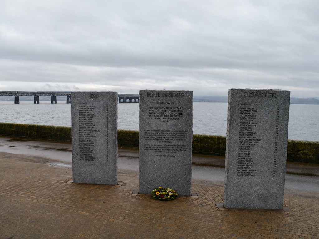 Wide view of the tay_bridge_collapse Bridge site