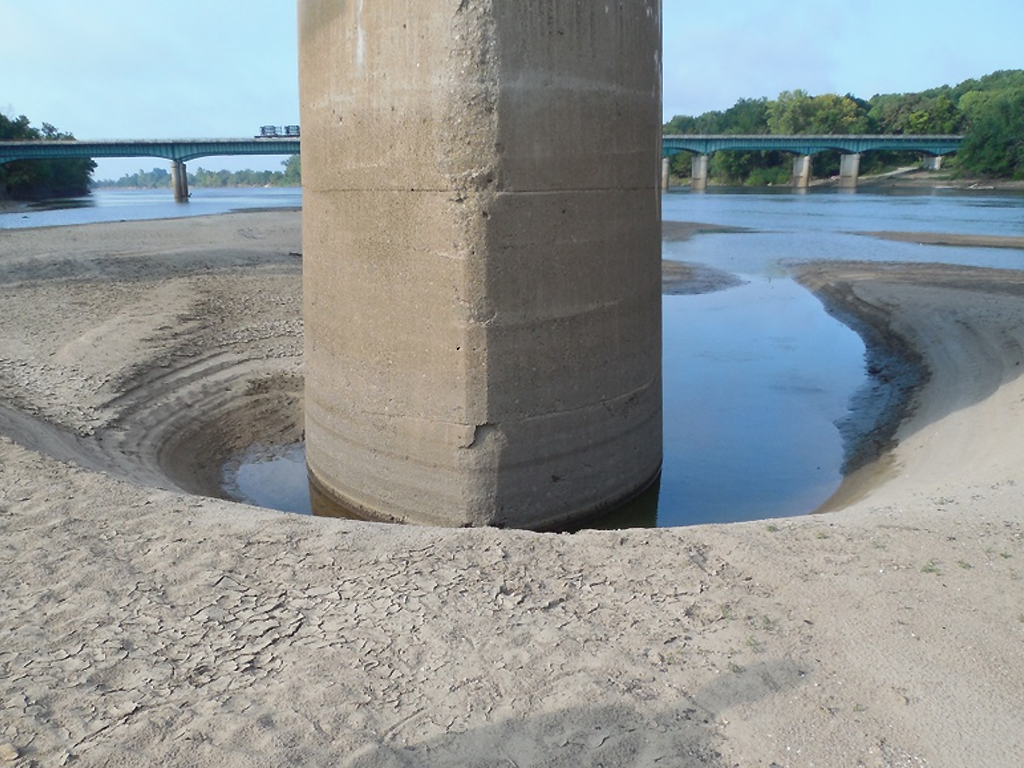 Wide view of the scour Bridge site