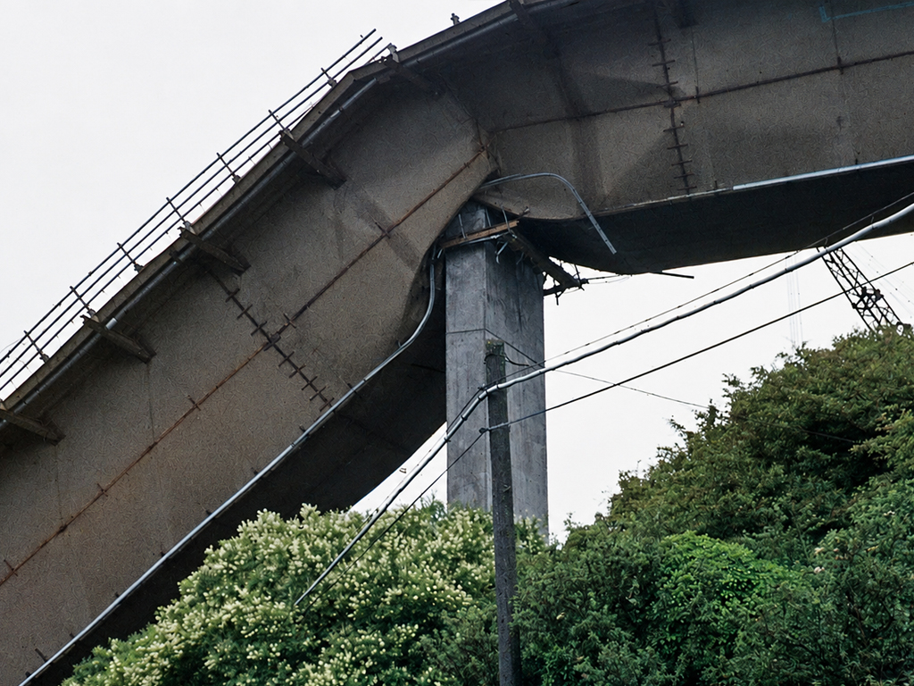 Wide view of the cleddau_bridge_failure Bridge site
